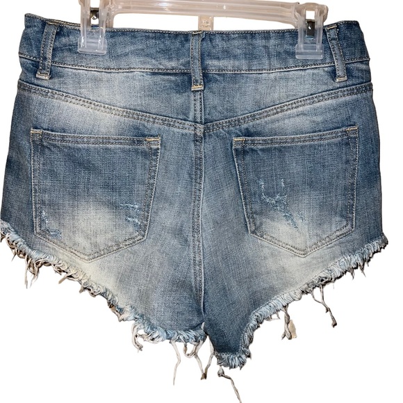 NWT H&M Divided distressed jean shorts - Picture 2 of 4